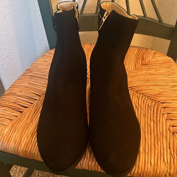 Ron White Leather/Suede Booties SZ 7.5 Eur 37.5. NWT Gold Buckle, side zip. Cute - Picture 3 of 8